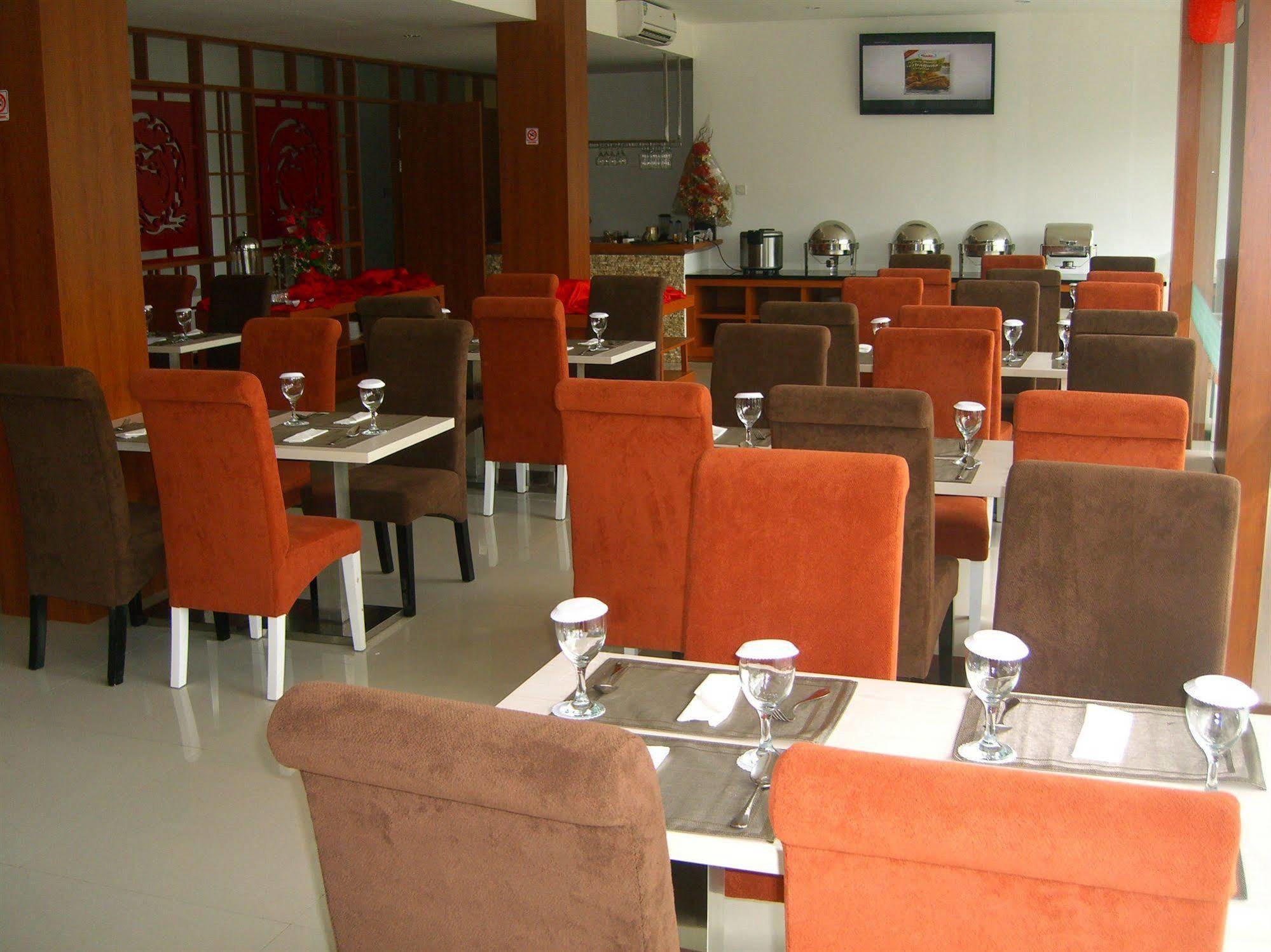 Dragon Inn Kendari Eksteriør billede